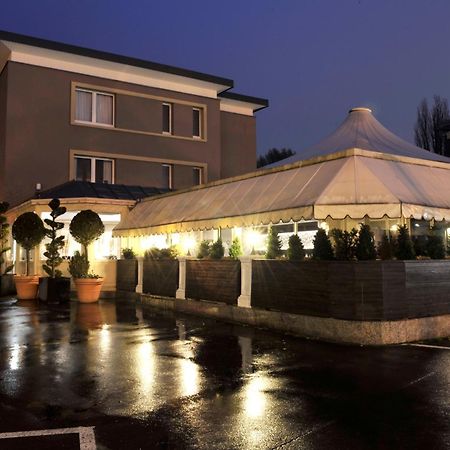 Bivius Hotel Restaurant Luxembourg 스트라센 외부 사진