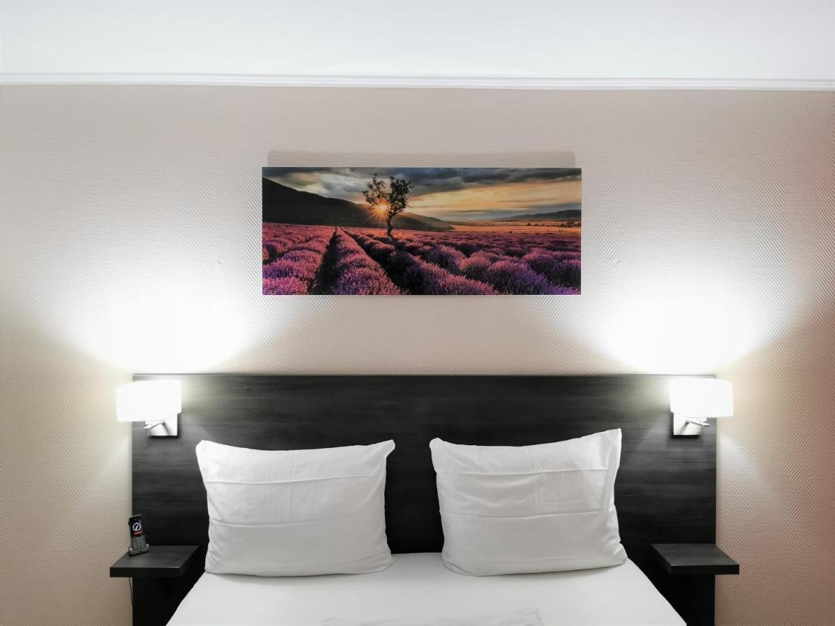 Bivius Hotel Restaurant Luxembourg 스트라센 외부 사진