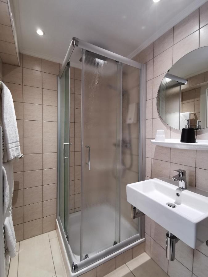 Bivius Hotel Restaurant Luxembourg 스트라센 외부 사진