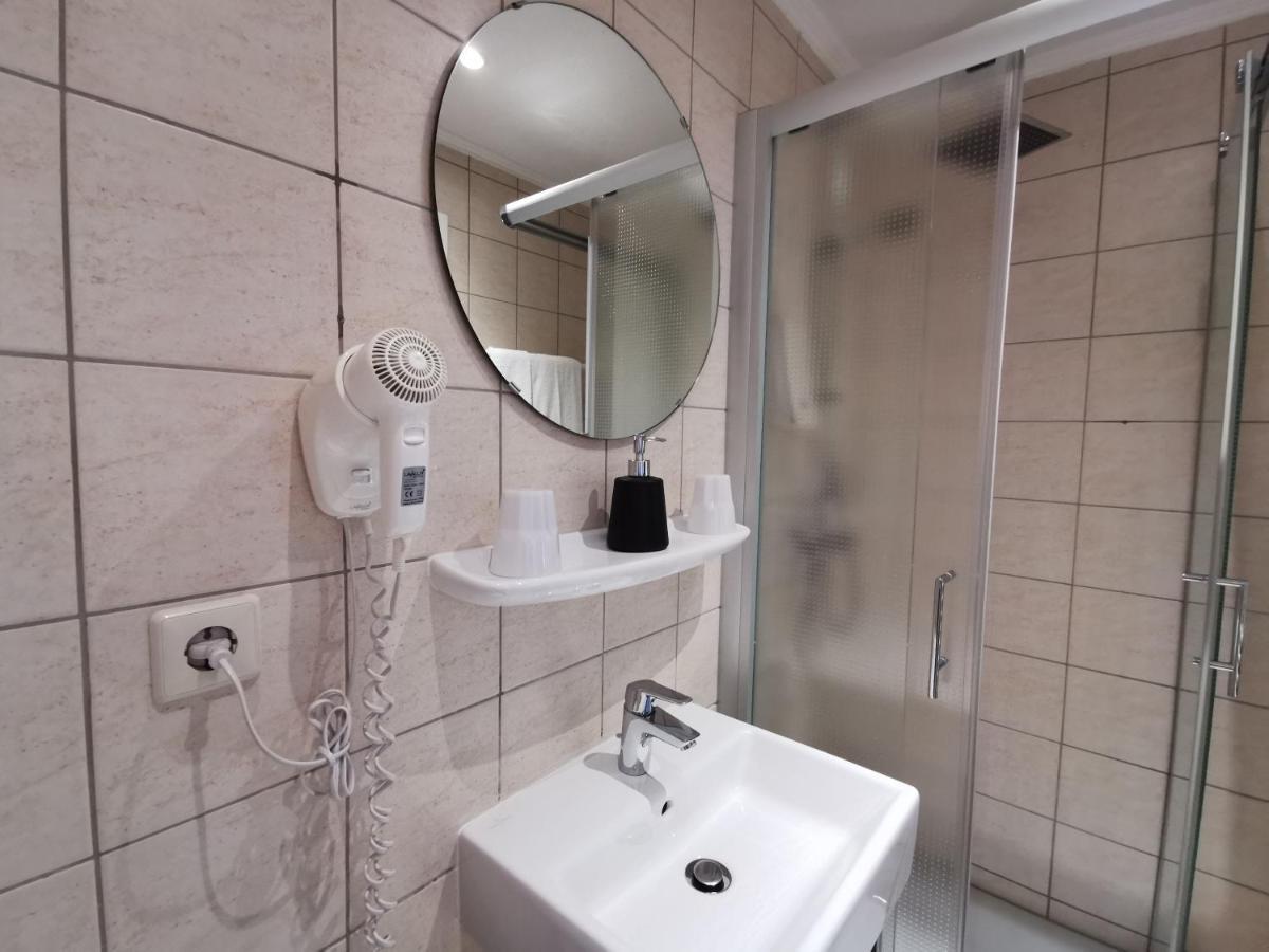 Bivius Hotel Restaurant Luxembourg 스트라센 외부 사진