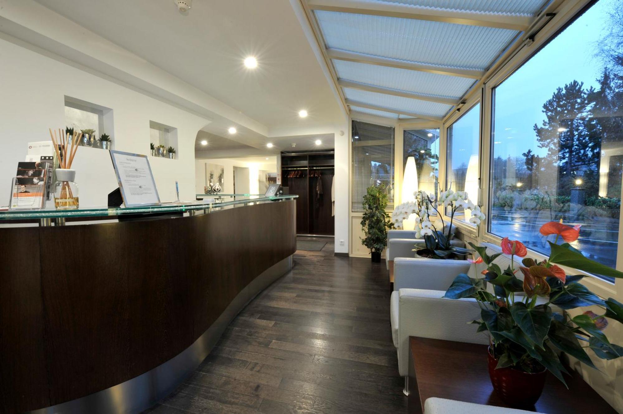 Bivius Hotel Restaurant Luxembourg 스트라센 외부 사진