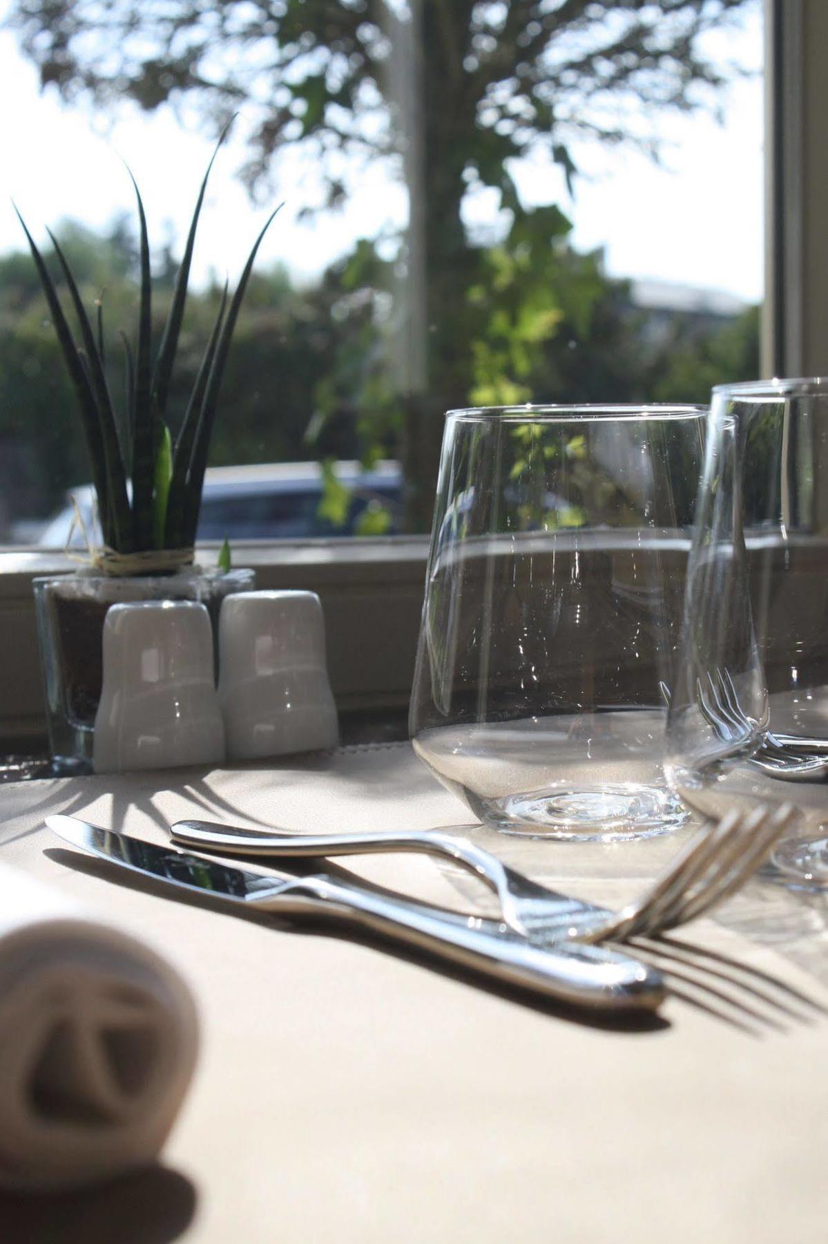 Bivius Hotel Restaurant Luxembourg 스트라센 외부 사진
