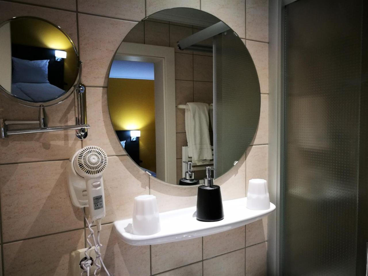 Bivius Hotel Restaurant Luxembourg 스트라센 외부 사진